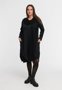 Sukienka 'Lunet' – nowoczesna, elegancka i o charakterystycznym designie