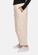 'Livia' Byxor – Vid Passform, Rent Design, & Stretch